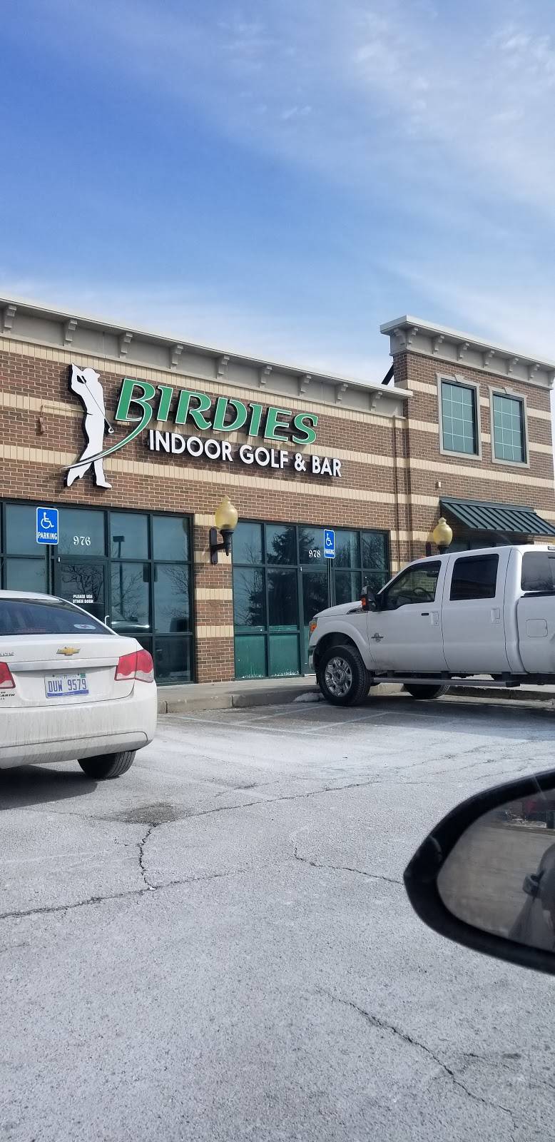 Birdies Indoor Golf & Bar | restaurant | 980 N Lapeer Rd, Oxford, MI 48371, USA | 2488004023 OR +1 248-800-4023