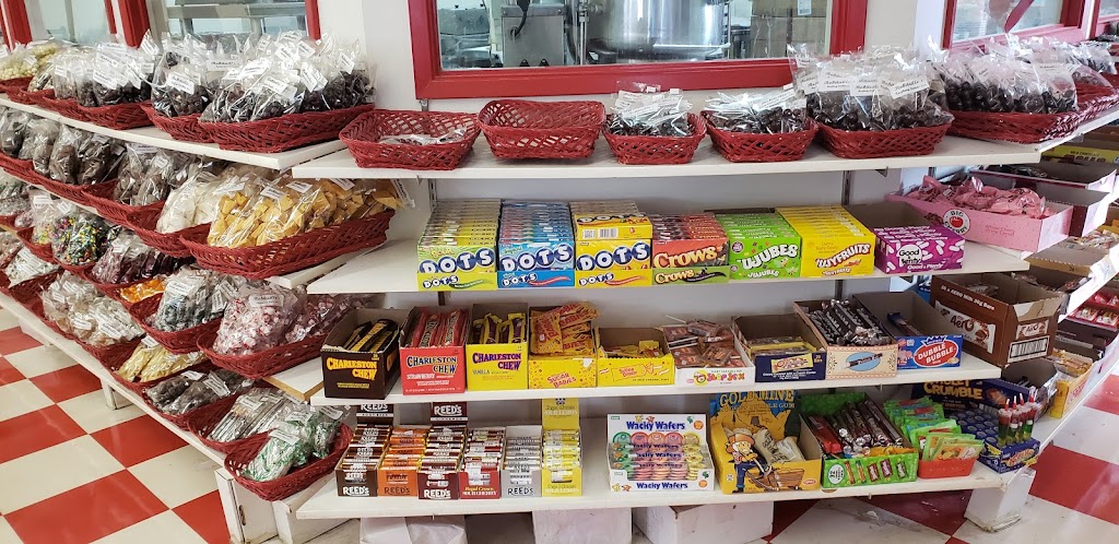 Robitailles Fine Candies | restaurant | 900 Linden Ave, Carpinteria, CA 93013, USA | 8056849340 OR +1 805-684-9340