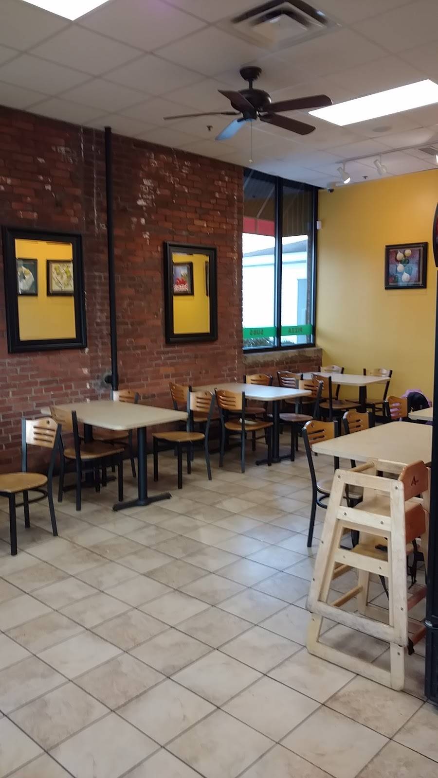 Giovannis Roast Beef & Pizzeria | restaurant | 14 Broad St, Nashua, NH 03064, USA | 6038741379 OR +1 603-874-1379