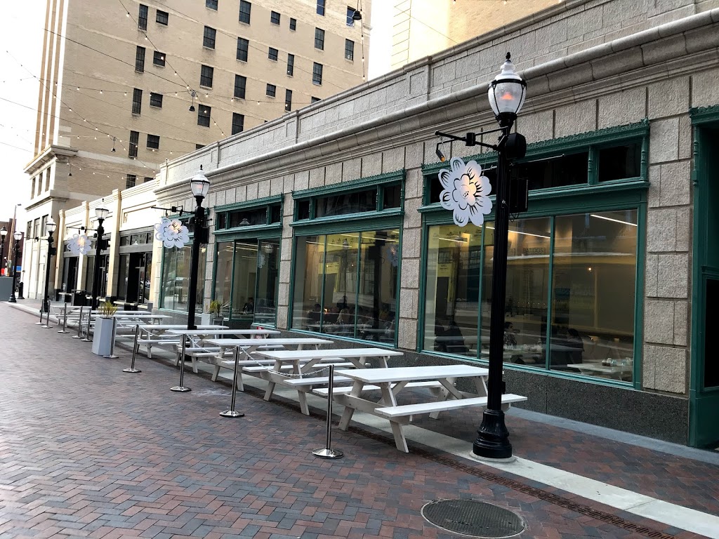 Frita Batidos Detroit | restaurant | 66 W Columbia St, Detroit, MI 48201, USA | 3137254100 OR +1 313-725-4100