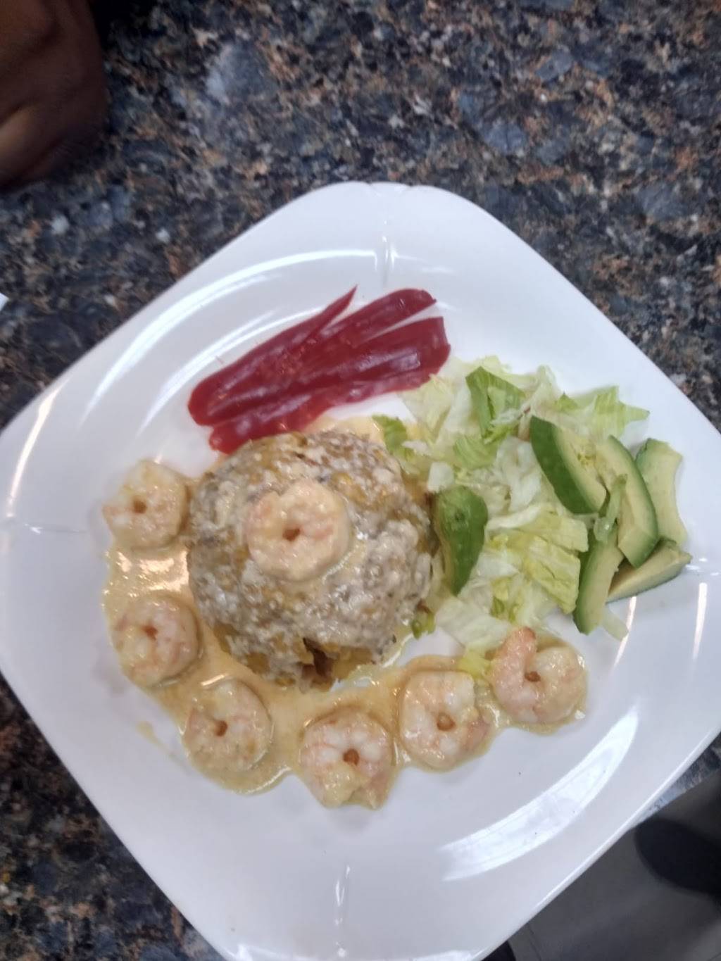 De la Cruz Vargas Restaurant | restaurant | 82 Redwood Ave, Paterson, NJ 07502, USA | 9737826418 OR +1 973-782-6418