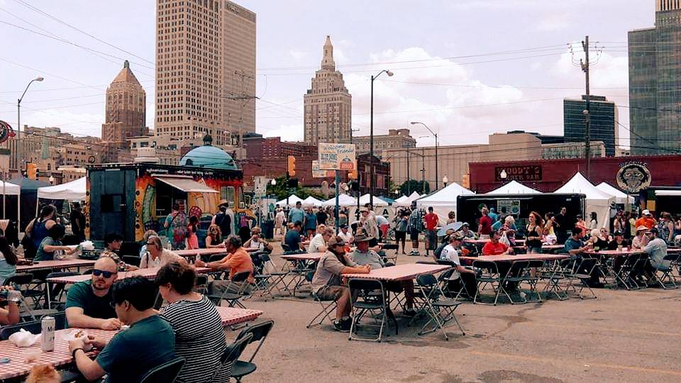 The Dog House Tulsa | restaurant | 3711 S Harvard Ave Suite A, Tulsa, OK 74135, USA | 9188109330 OR +1 918-810-9330