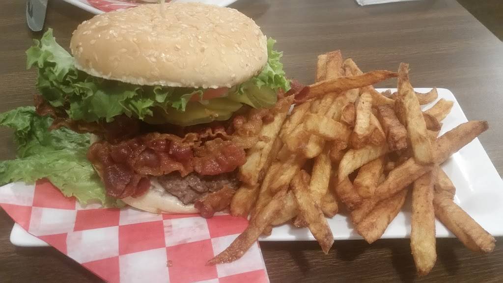 Johns Steak House & Pizzeria | restaurant | 8038 S State Rd, Goodrich, MI 48438, USA | 8106362175 OR +1 810-636-2175