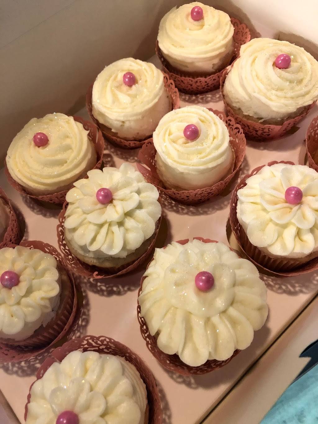 Katie & Ollies Edible Art, LLC | bakery | 16420 Court St, Amelia Court House, VA 23002, USA | 8044648005 OR +1 804-464-8005