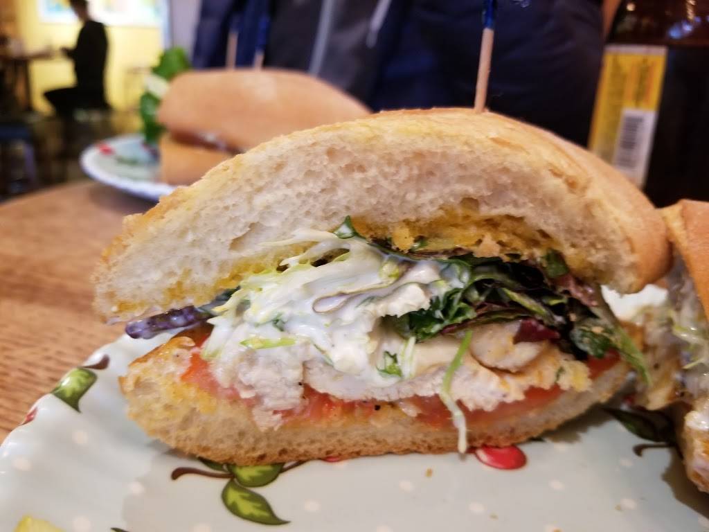 RAYS DELICATESSEN & TAVERN | restaurant | 900 Western Ave, Petaluma, CA 94952, USA | 7077629492 OR +1 707-762-9492