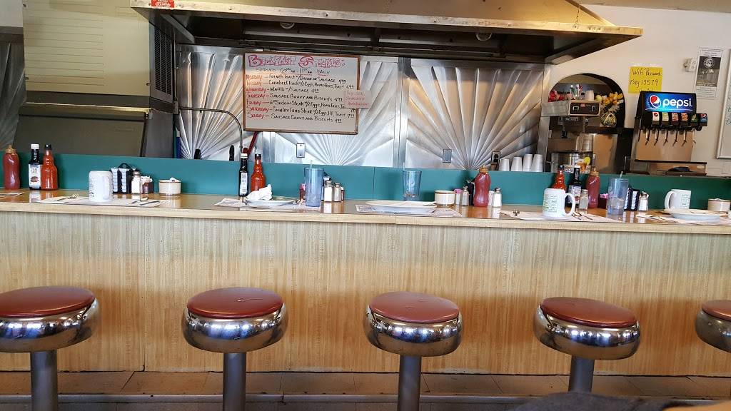 Roxys Diner | restaurant | 1113 New Castle Rd, Prospect, PA 16052, USA | 7248651100 OR +1 724-865-1100