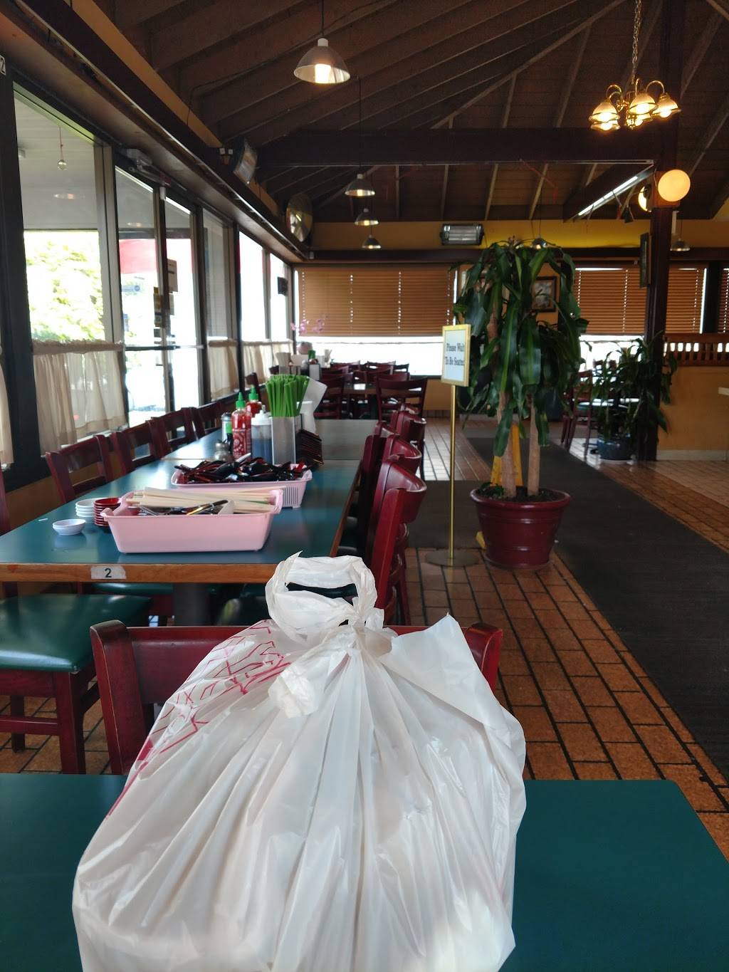 Phở DaLat Restaurant | restaurant | 10232 NE Sandy Blvd, Portland, OR 97220, USA | 5032521536 OR +1 503-252-1536