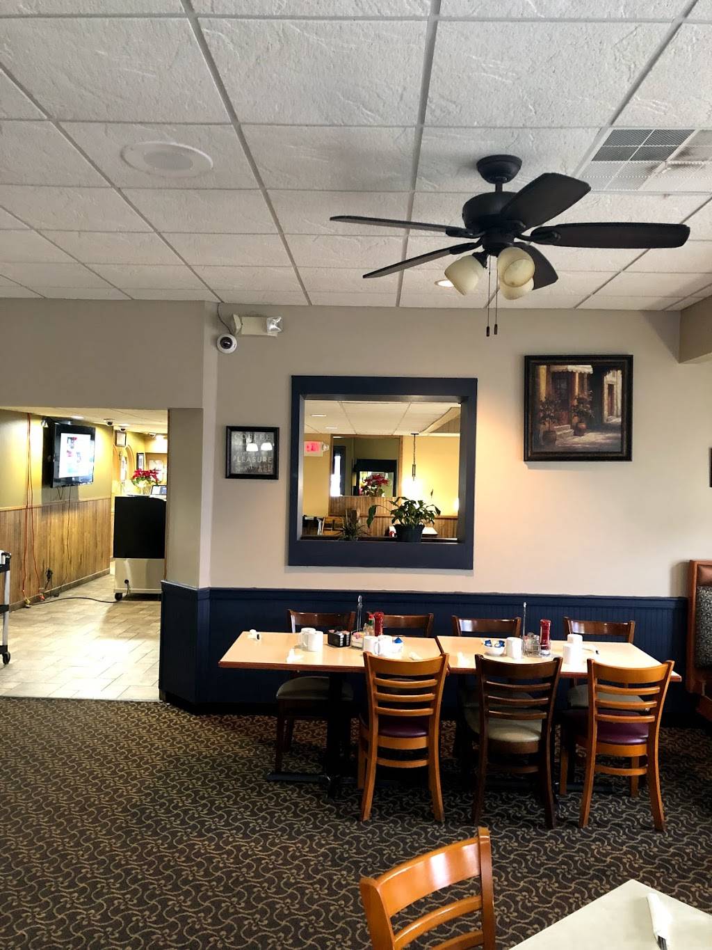 Winonas Family Restaurant | restaurant | 1611 W Service Dr, Winona, MN 55987, USA | 5074545104 OR +1 507-454-5104