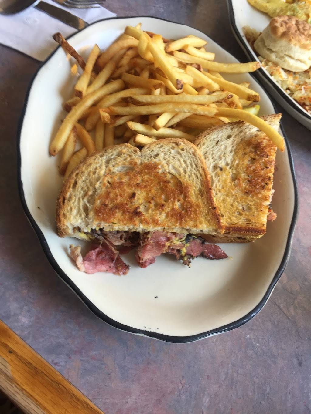 House of Pies | cafe | 1869 N Vermont Ave, Los Angeles, CA 90027, USA | 3236669961 OR +1 323-666-9961