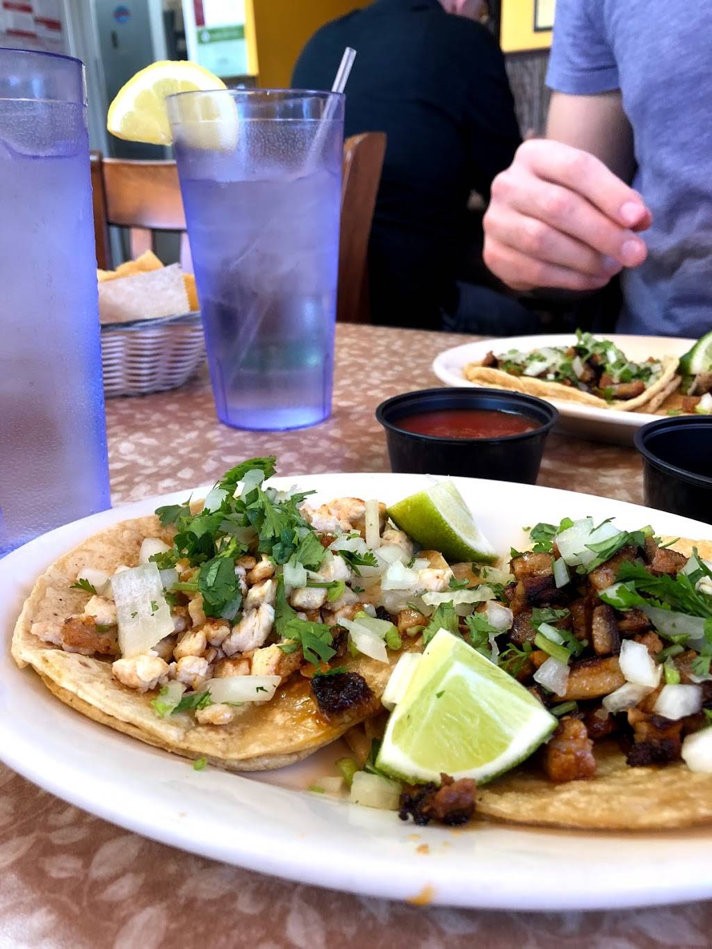 Huaraches Moroleon | restaurant | 805 Philo Rd, Urbana, IL 61801, USA | 2173446772 OR +1 217-344-6772