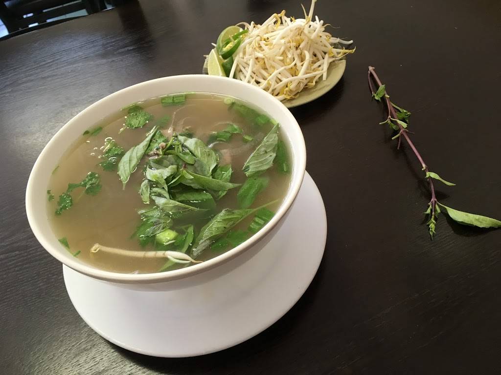 Pho Family Restaurant | restaurant | 1025 N State St, Los Angeles, CA 90033, USA | 3232220112 OR +1 323-222-0112