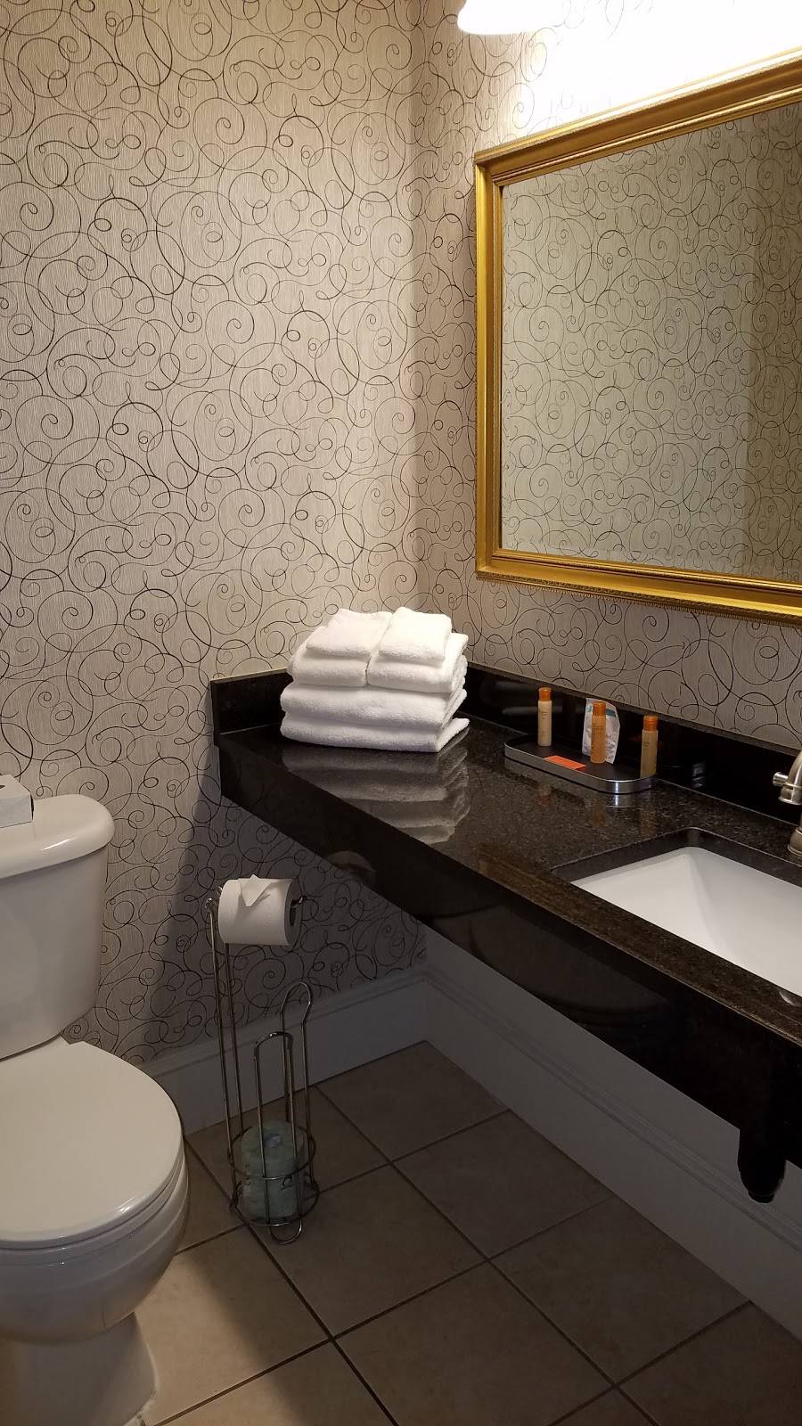 Colonial Hotel | restaurant | 625 Betty Spring Rd, Gardner, MA 01440, USA | 9786302500 OR +1 978-630-2500