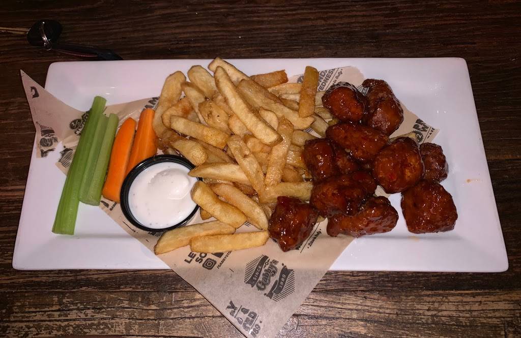 Gabbys | restaurant | Kingston Rd. & Victoria Park Ave, 980 Kingston Rd, Toronto, ON M4E 1S9, Canada | 4166981698 OR +1 416-698-1698