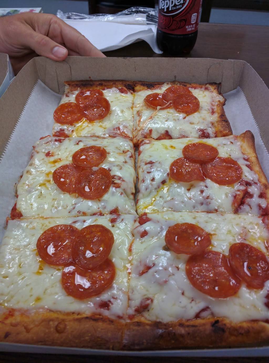 DiCarlos Pizza | restaurant | 66665 Belmont Morristown Rd, Belmont, OH 43718, USA | 7407820079 OR +1 740-782-0079