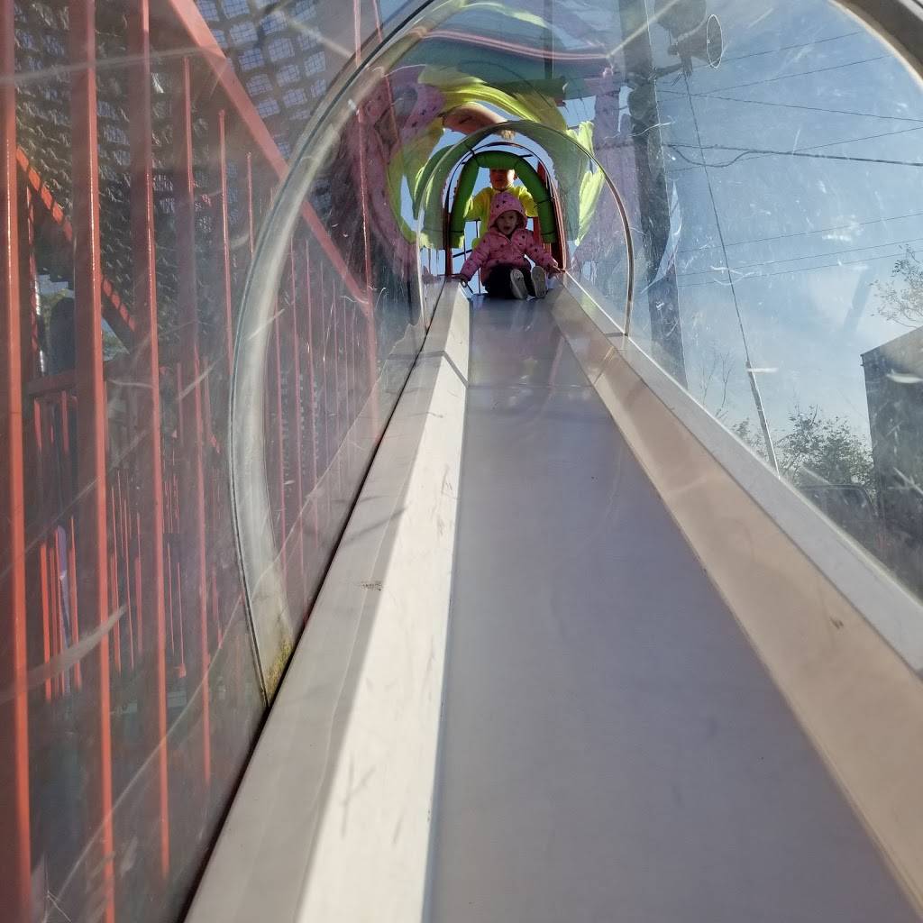 Howeys House Of Brews | restaurant | 131 W Water St, Oak Harbor, OH 43449, USA | 4198985050 OR +1 419-898-5050