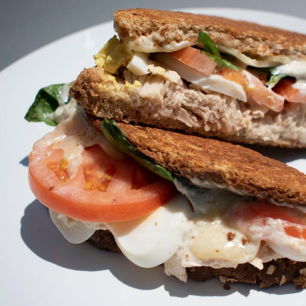 F2R Fitness Bar at Fit2Run | restaurant | 140 University Town Center Dr Space 110, Sarasota, FL 34243, USA | 9418931198 OR +1 941-893-1198