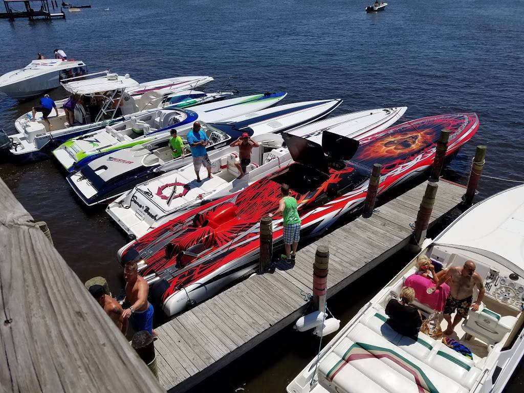 The Fuel Dock | restaurant | 30160 US-51, Akers, LA 70421, USA | 9853860870 OR +1 985-386-0870