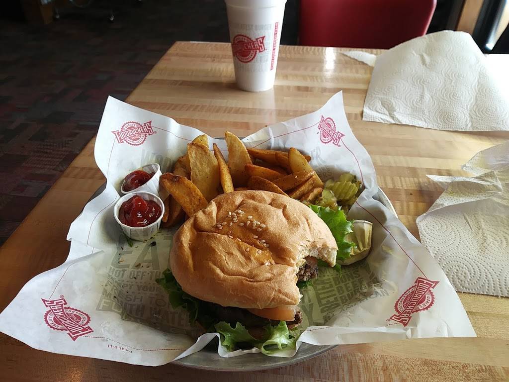 Fuddruckers | restaurant | 7470 S Priest Dr, Tempe, AZ 85283, USA | 4804139114 OR +1 480-413-9114