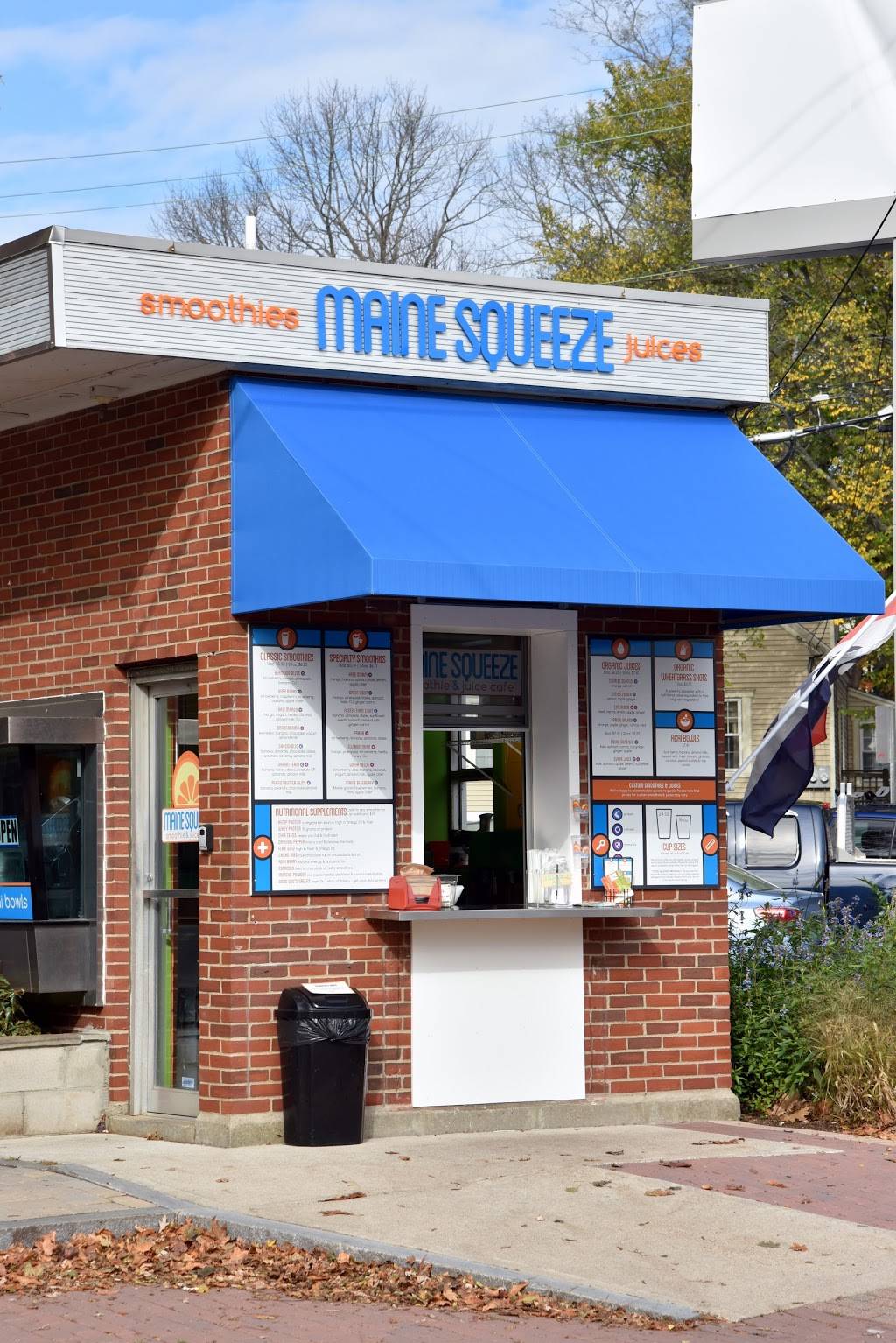 Maine Squeeze Juice Cafe | restaurant | 7 Wallingford Square #113, Kittery, ME 03904, USA | 2077032079 OR +1 207-703-2079