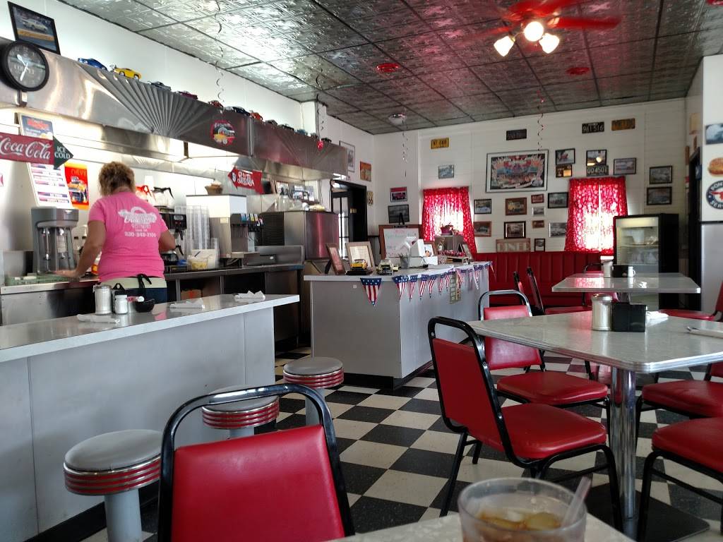 Cruisers Restaurant | restaurant | 810 Bank St, Lodi, OH 44254, USA | 3309482100 OR +1 330-948-2100