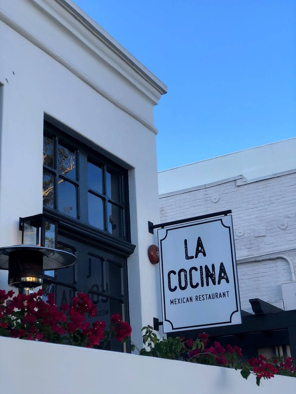 La Cocina | restaurant | 7 E Anapamu St, Santa Barbara, CA 93101, USA | 8052777730 OR +1 805-277-7730