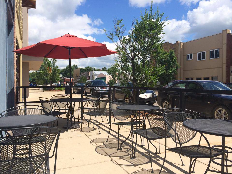 Crossroads Grill and Bar | restaurant | 154 S Main St, Leslie, MI 49251, USA | 5175895895 OR +1 517-589-5895