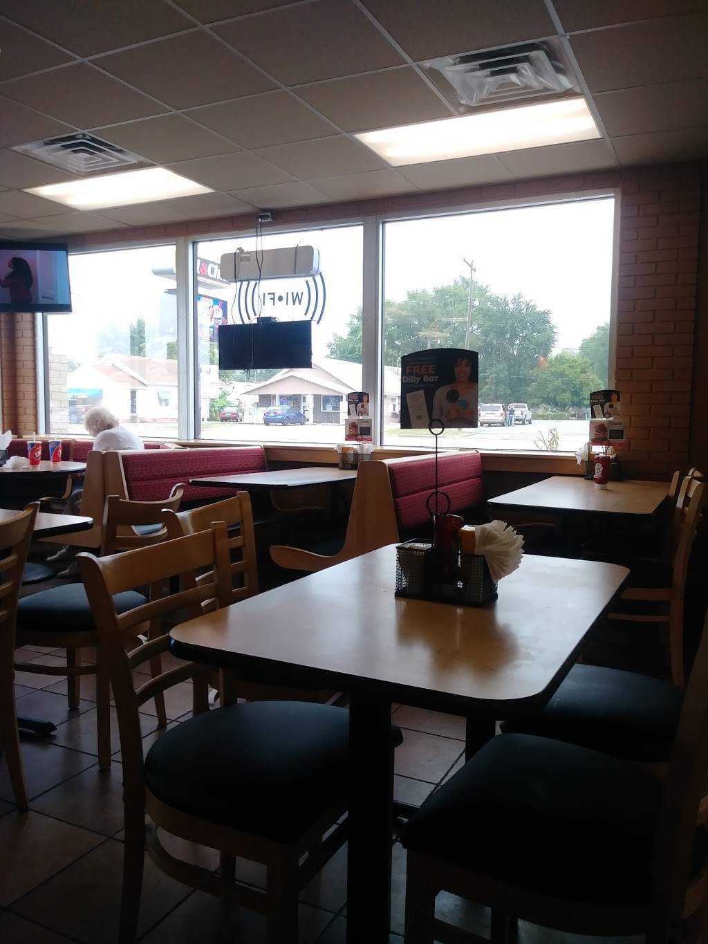 Dairy Queen Grill & Chill | restaurant | 1411 S Banker St, Effingham, IL 62401, USA | 2173429432 OR +1 217-342-9432