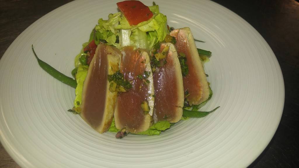 Adega Vel | restaurant | 181 Lexington Ave, Bridgeport, CT 06604, USA | 2035498125 OR +1 203-549-8125