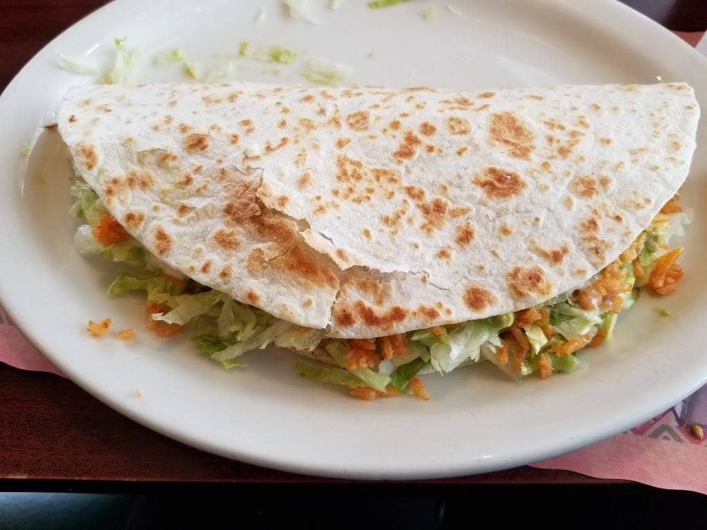 La Quesadilla Mexican Grill | restaurant | 10033 Wicker Ave # 13, St John, IN 46373, USA | 2193657357 OR +1 219-365-7357