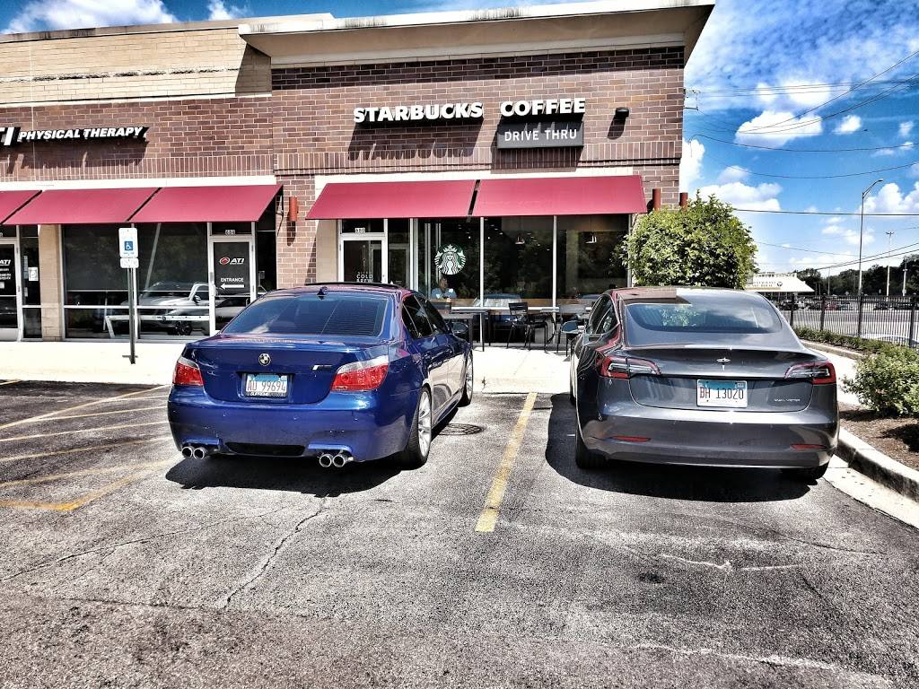 Starbucks | cafe | 680 W North Ave, Elmhurst, IL 60126, USA | 6309930028 OR +1 630-993-0028