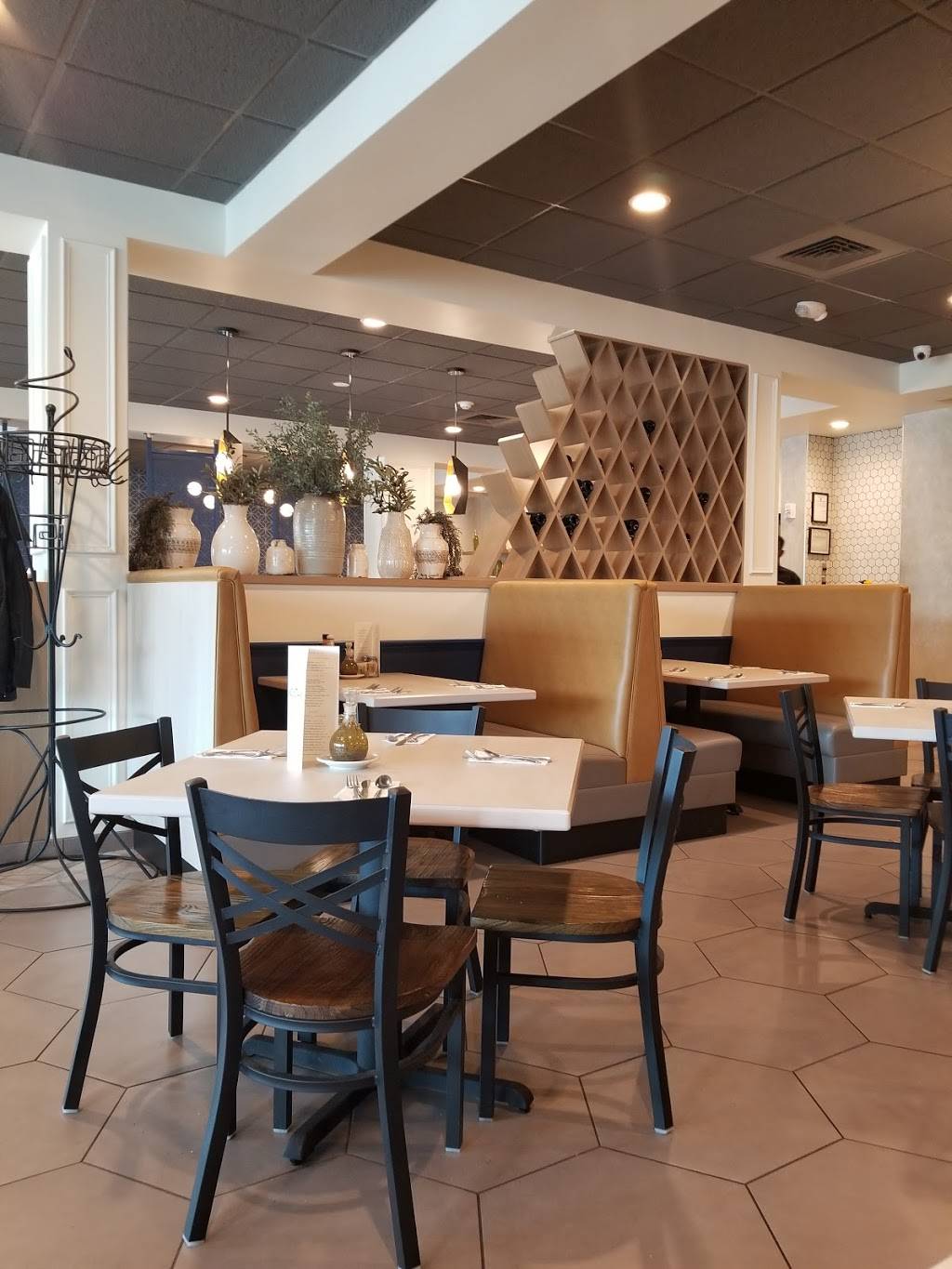 Kostas | restaurant | 1561 Hertel Ave, Buffalo, NY 14216, USA | 7168385225 OR +1 716-838-5225