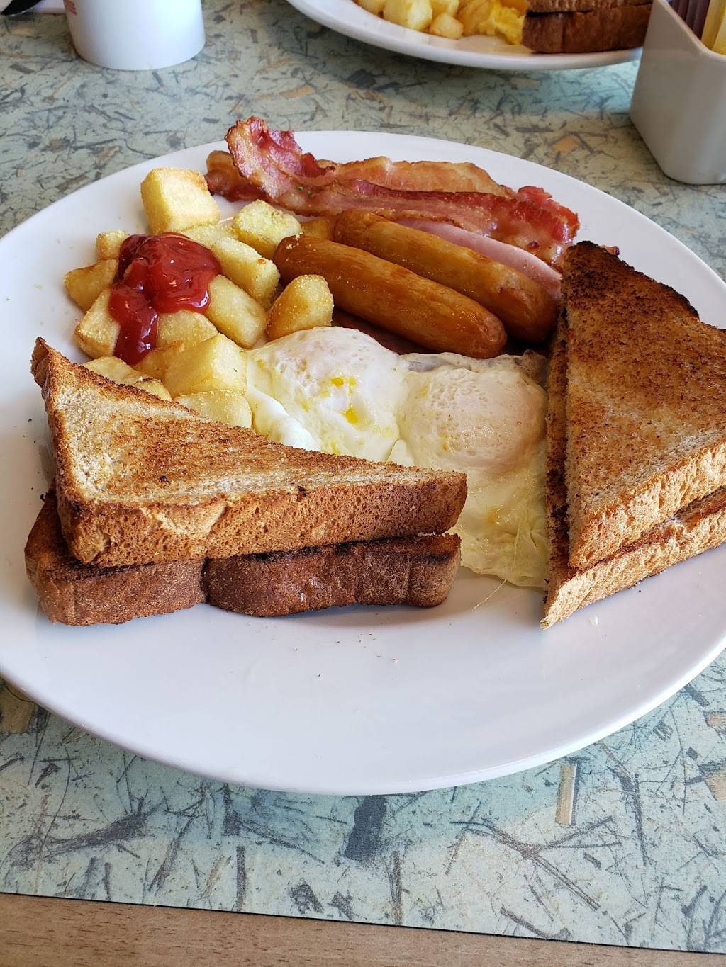 Rockin Johnnys Diner | restaurant | 486 Hazeldean Rd, Kanata, ON K2L 2K5, Canada | 6135917523 OR +1 613-591-7523