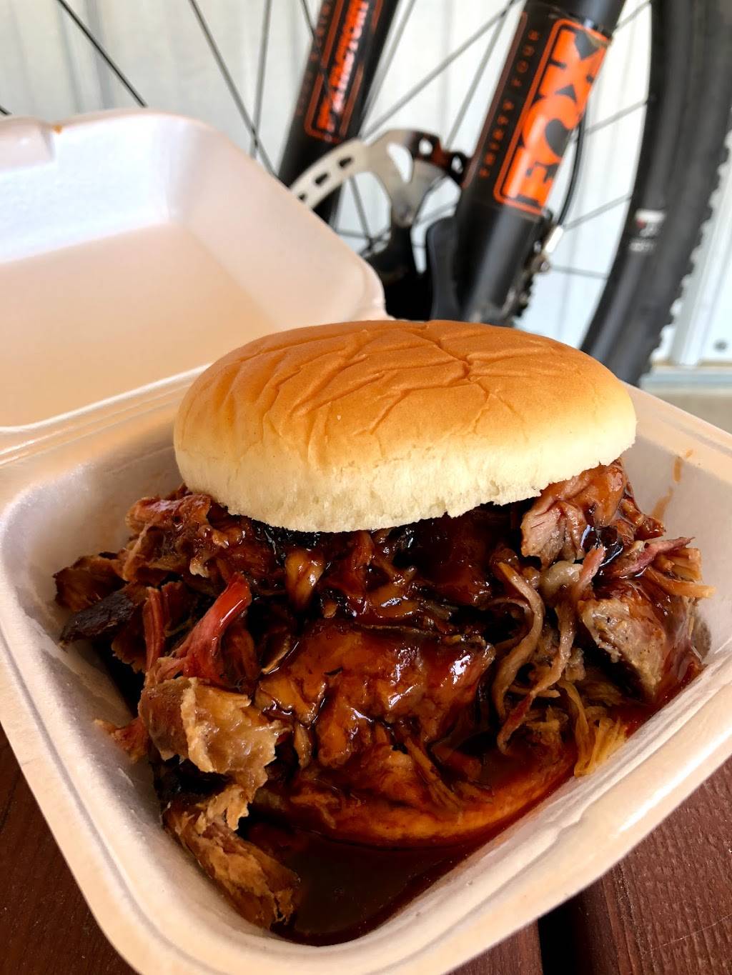 O.Ts Up-n-smoke Bbq | restaurant | 501 E Michigan Ave, Augusta, MI 49012, USA | 2697311111 OR +1 269-731-1111