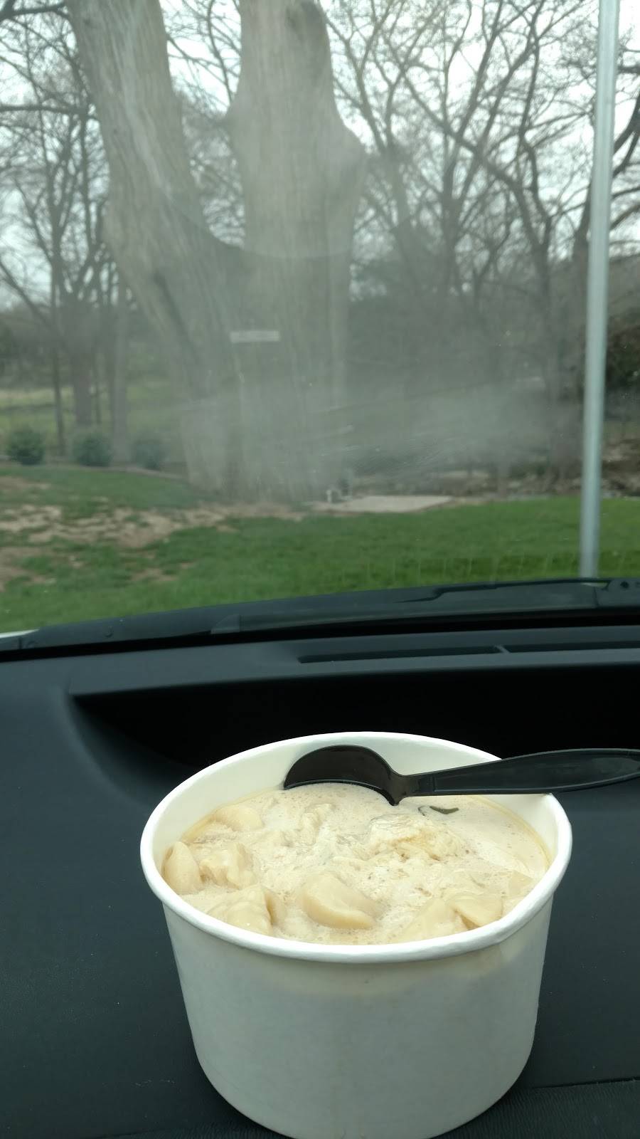 Vittles Market & Eatery | restaurant | 14015 Ranch Rd 12 #1, Wimberley, TX 78676, USA | 5125202532 OR +1 512-520-2532