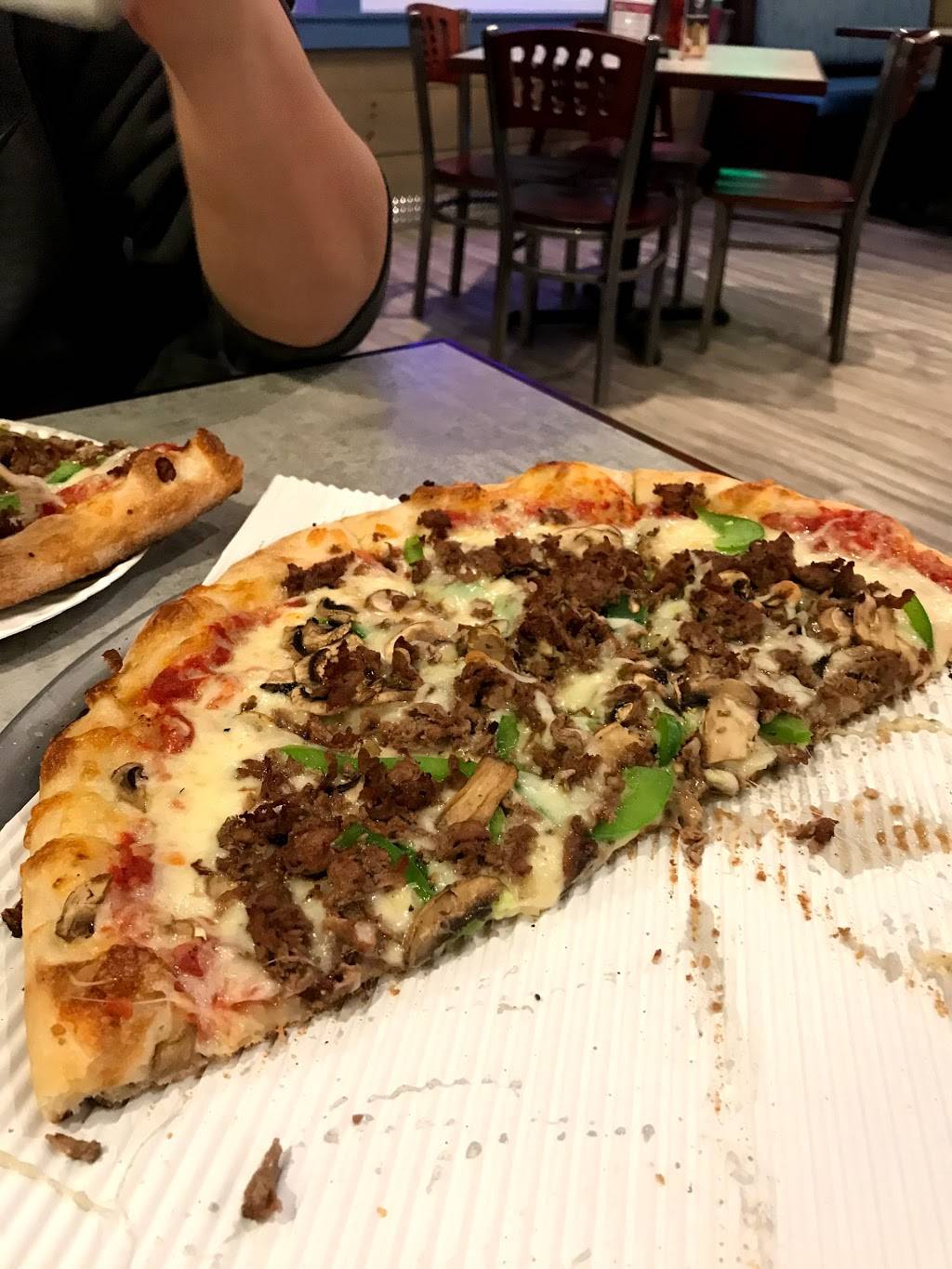 Mikes Pizza | restaurant | 315 Union St, Rockland, MA 02370, USA | 7819828887 OR +1 781-982-8887