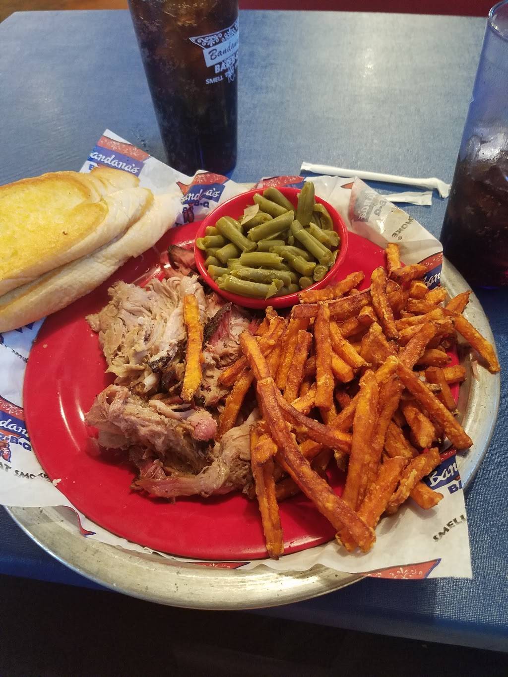 Bandanas Bar-B-Q | restaurant | 308 S 44th St, Mt Vernon, IL 62864, USA | 6183156550 OR +1 618-315-6550