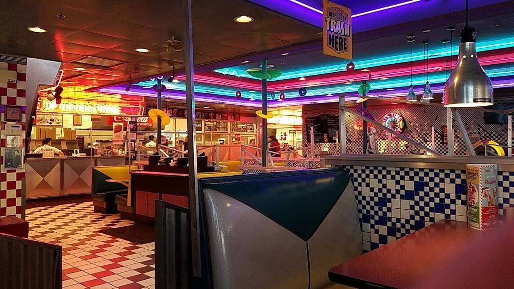 Portillos Hot Dogs | meal takeaway | 1900 Golf Rd, Rolling Meadows, IL 60008, USA | 8472280777 OR +1 847-228-0777