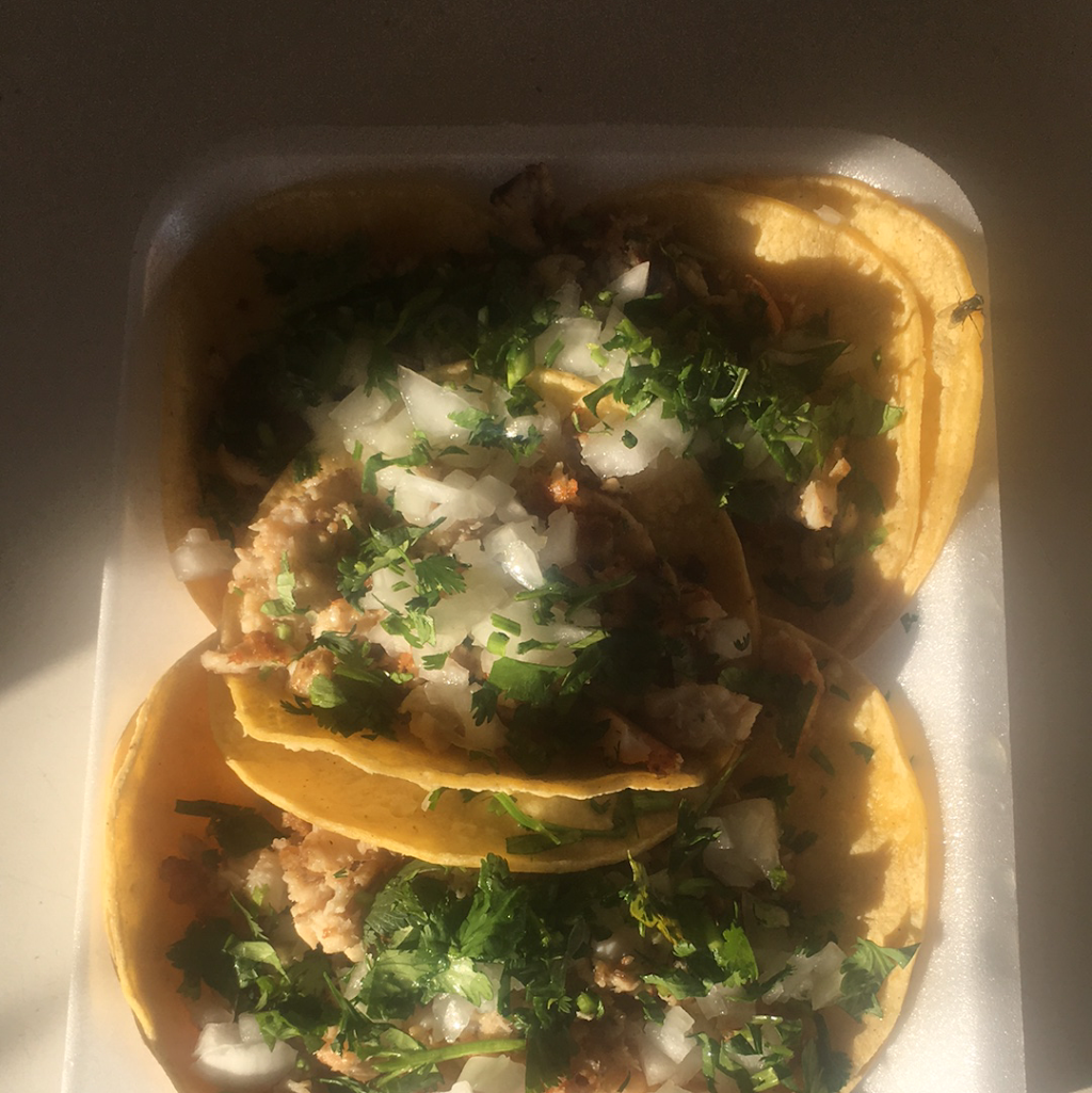 Mini tacos El Sombrero De Jalisco | restaurant | 1222 TX-44, Agua Dulce, TX 78330, USA | 3617268108 OR +1 361-726-8108