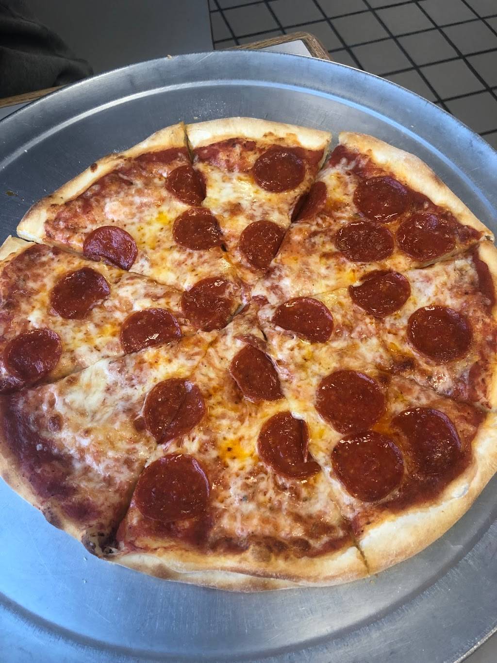 Lindas New York Pizzeria | restaurant | 1219 Lyell Ave, Rochester, NY 14606, USA | 5854588900 OR +1 585-458-8900