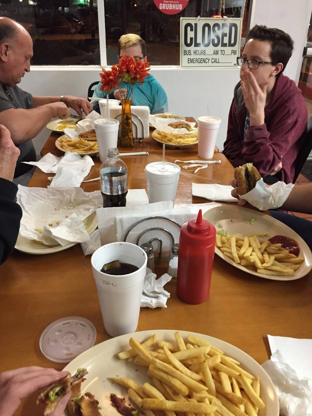 Classic Burger Cafe #9 | restaurant | 2907, 14362 Telegraph Rd, Whittier, CA 90604, USA | 5629440100 OR +1 562-944-0100