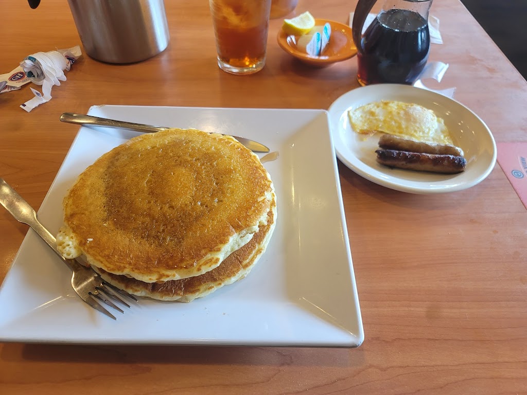 Village Inn | bakery | 4719 Elizabeth St, Pueblo, CO 81008, USA | 7192530450 OR +1 719-253-0450