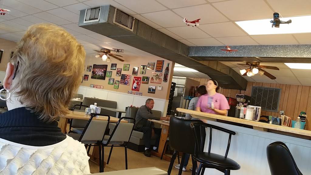 Grannys Kitchen | restaurant | 16 N Howard St, Inman, SC 29349, USA | 8644720909 OR +1 864-472-0909