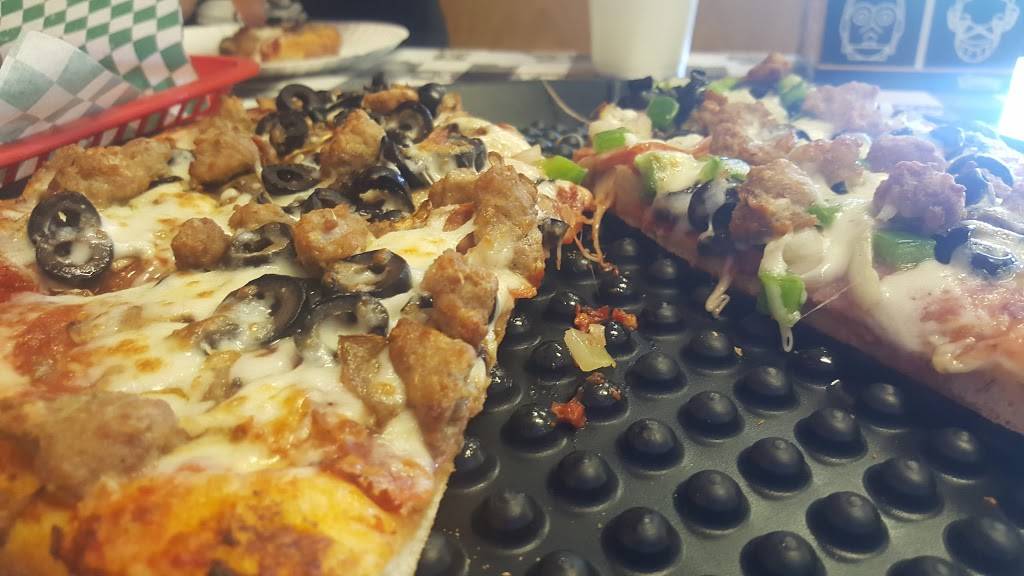 Poppies Pizza | restaurant | 1072 Lake Blvd, Redding, CA 96003, USA | 5302441212 OR +1 530-244-1212