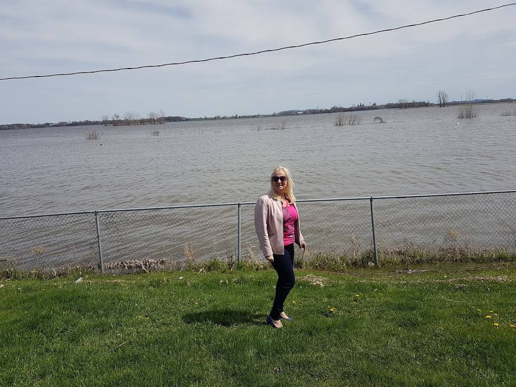 Quai Marina | restaurant | 364 Rue Notre-Dame, Repentigny, QC J6A 2S5, Canada | 4505817071 OR +1 450-581-7071