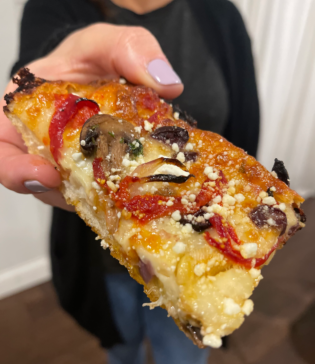 Motor Town Pizza | restaurant | 8388 Musick Memorial Dr, Brentwood, MO 63144, USA | 3145145392 OR +1 314-514-5392