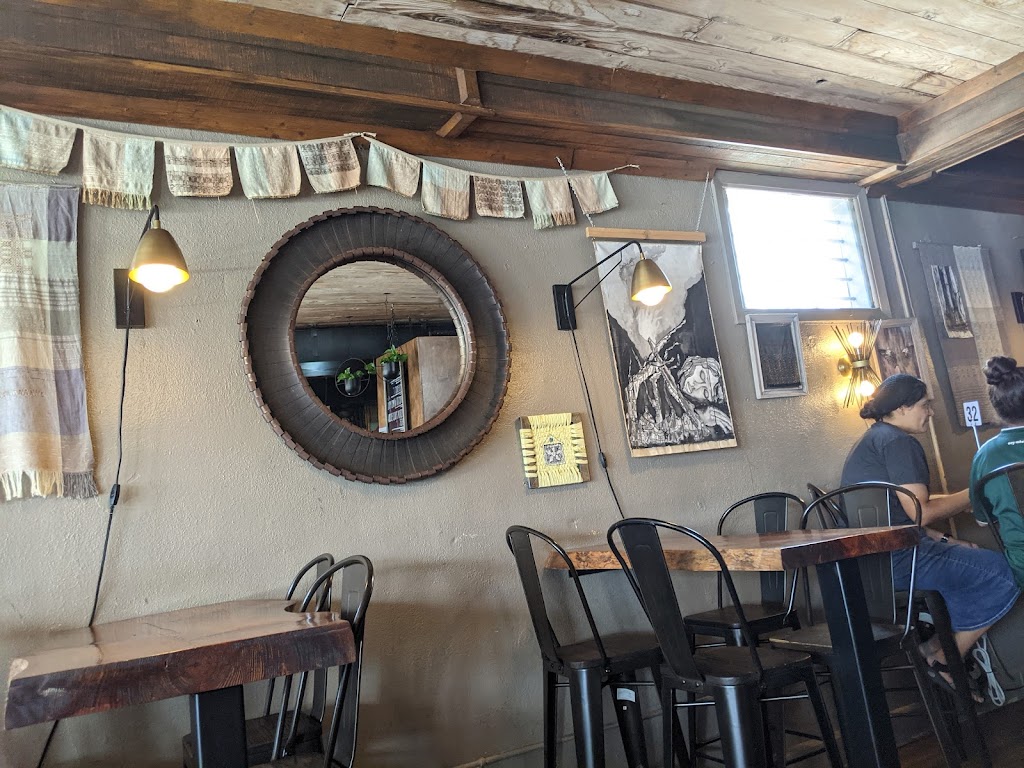 End Of The Line Cafe | restaurant | 610 E Wright St, Pensacola, FL 32501, USA | 8504290336 OR +1 850-429-0336