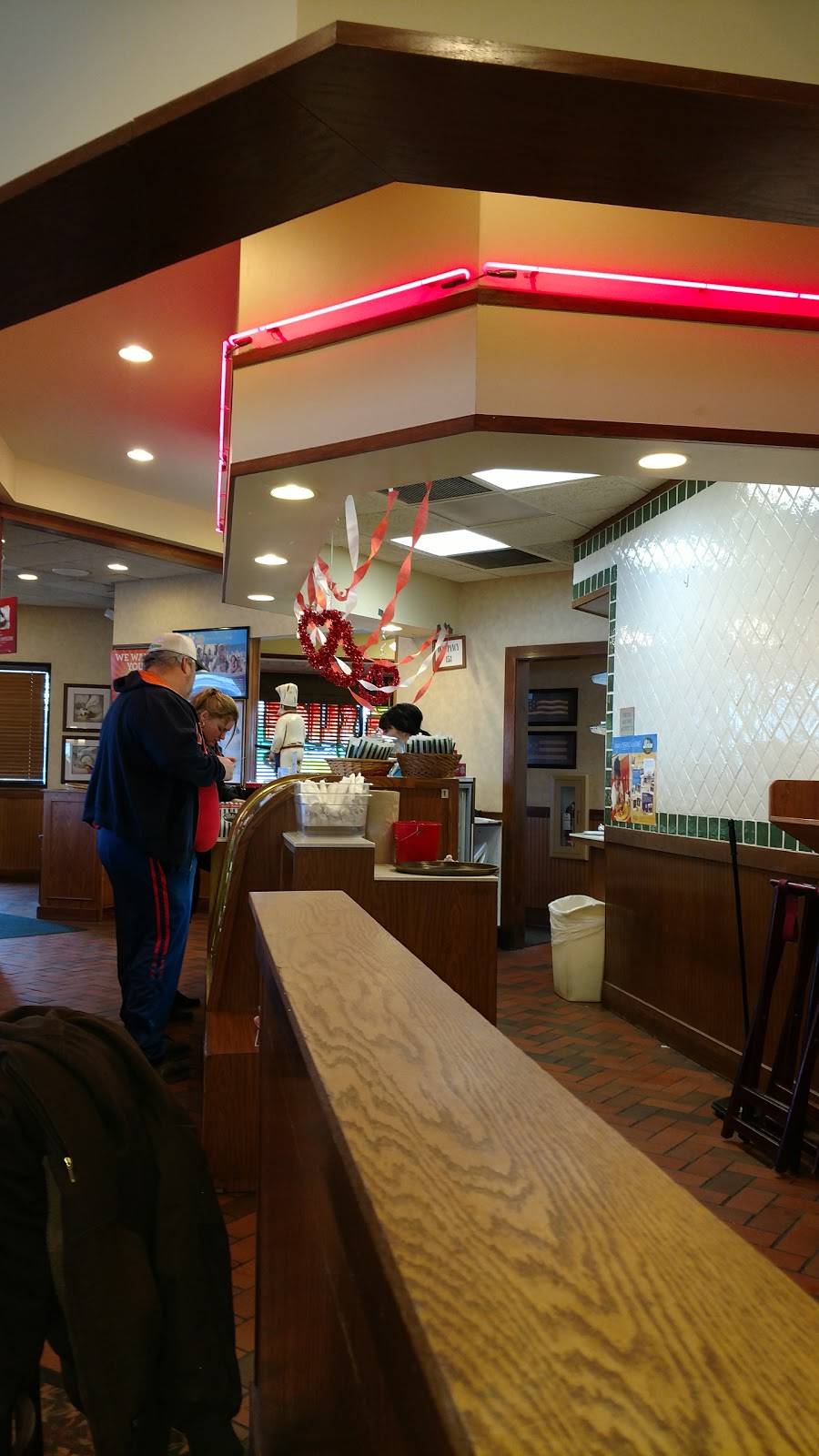 Perkins Restaurant & Bakery | restaurant | 1850 N Henderson St, Galesburg, IL 61401, USA | 3093445498 OR +1 309-344-5498