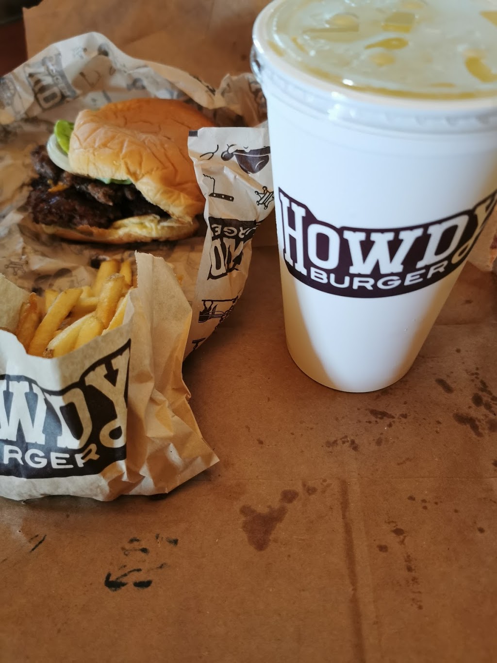 Howdy Burger | restaurant | 1124 S Lewis Ave Suite 109, Tulsa, OK 74104, USA | 9187420845 OR +1 918-742-0845