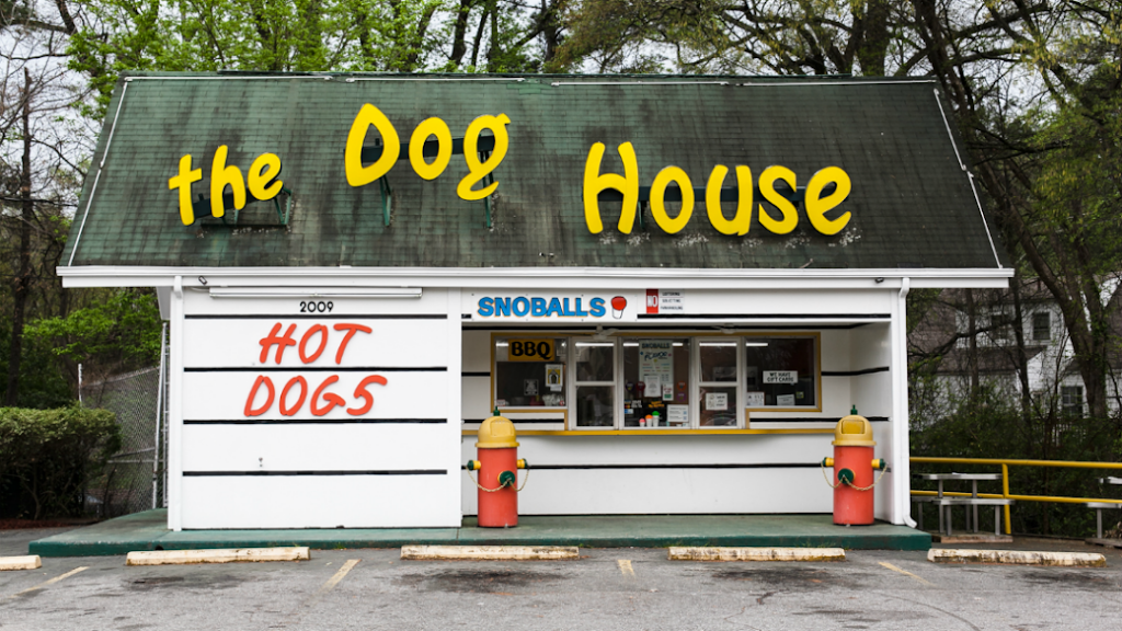 The Dog House | restaurant | 2009 Guess Rd, Durham, NC 27705, USA | 9192869200 OR +1 919-286-9200