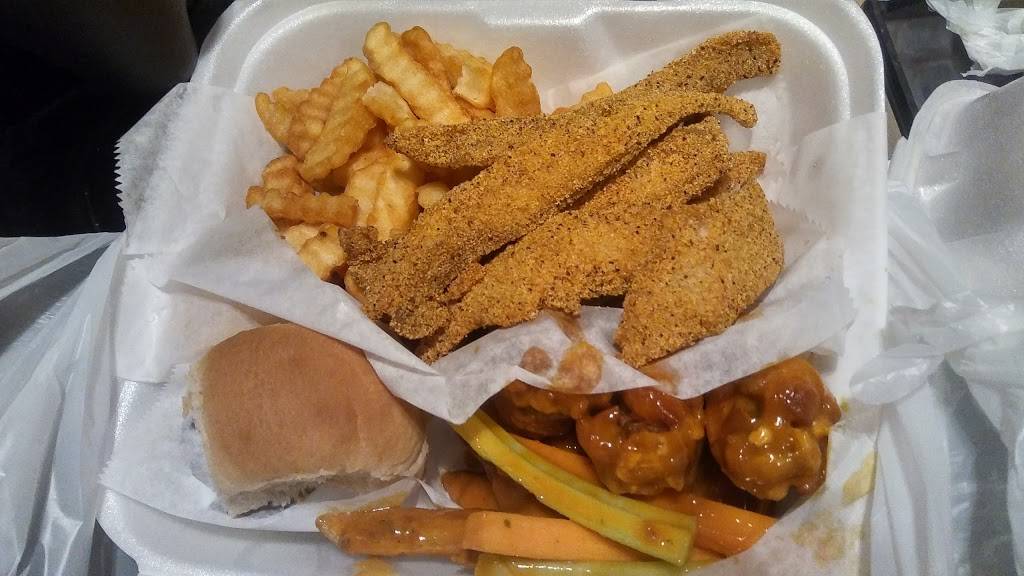 Crumpys Hot Wings On Highland | restaurant | 671 S Highland St, Memphis, TN 38111, USA | 9014435857 OR +1 901-443-5857